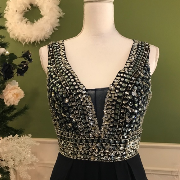 Formal evening prom dress - Picture 2 of 9